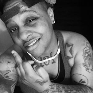 Meet your Posher, Mona